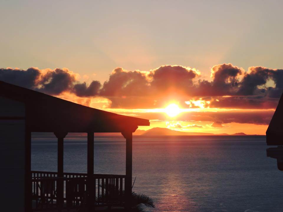 Vista del complejo al atardecer